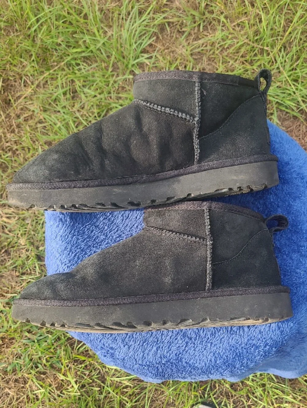 UGG Womens Black Suede Ankle Booties Size 9